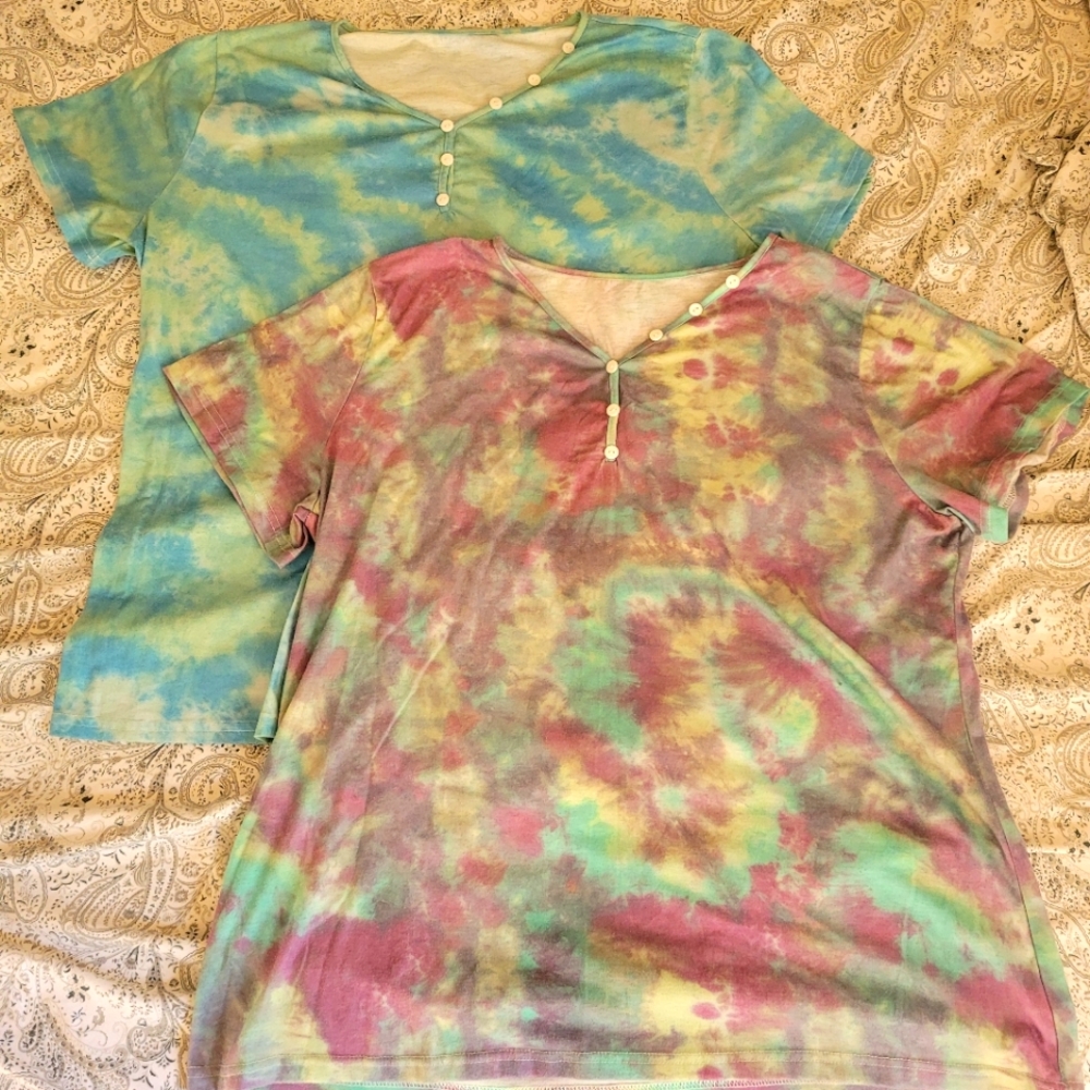 2x tie dye shirts bundle